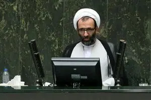 از رانت عجیب و غریب خودروسازان تا سنگ‌اندازی در مسیر واردات خودرو/ مجلس به موضوع افزایش قیمت خودرو ورود می‌کند